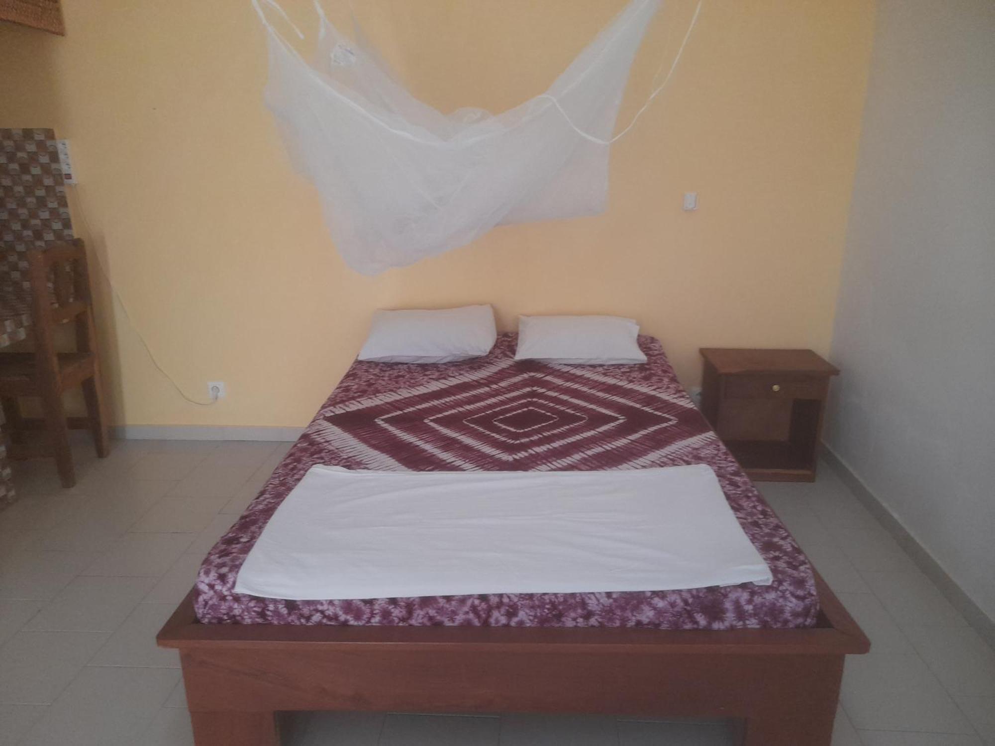 Appartement Familial Spacieux Avec Climatisation Ziguinchor Buitenkant foto