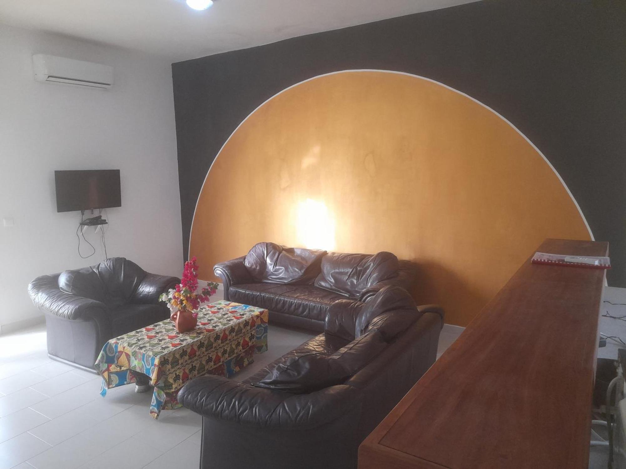 Appartement Familial Spacieux Avec Climatisation Ziguinchor Buitenkant foto