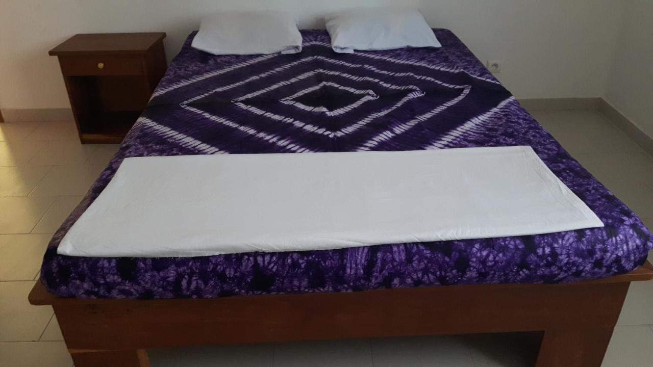 Appartement Familial Spacieux Avec Climatisation Ziguinchor Buitenkant foto